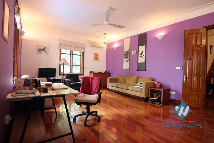 Swimming pool house with lots of space for rent in Tay Ho